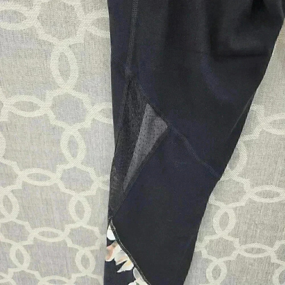 Athleta Floral Mesh Black Cropped Leggins Women's S - Picture 5 of 10